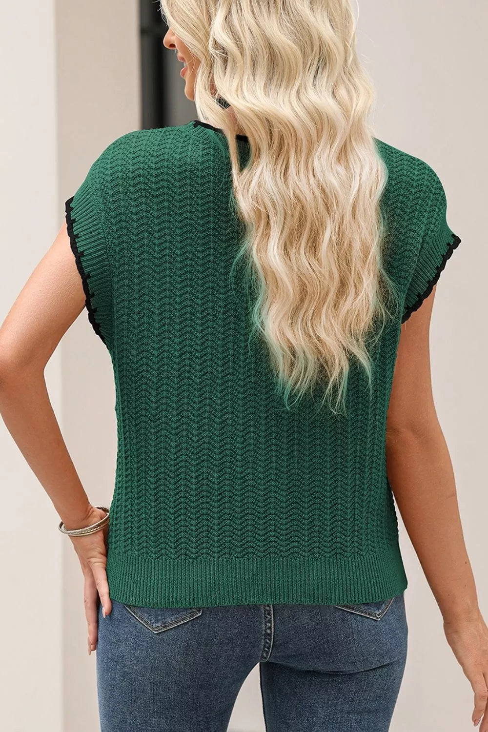 Chic Textured Knit Sleeveless Sweater Vest