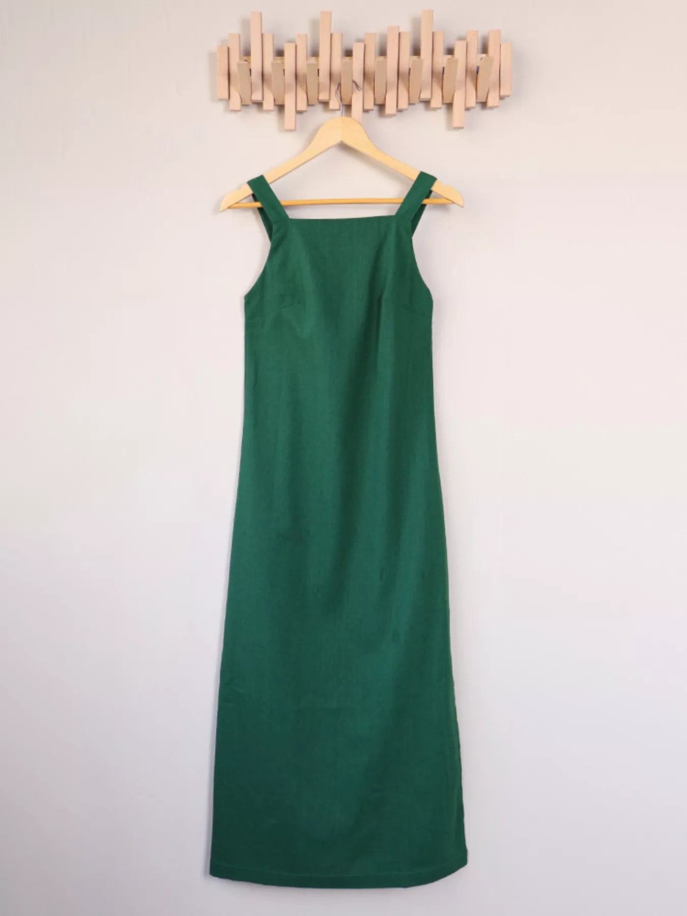 Side Slit Sleeveless Midi Dress