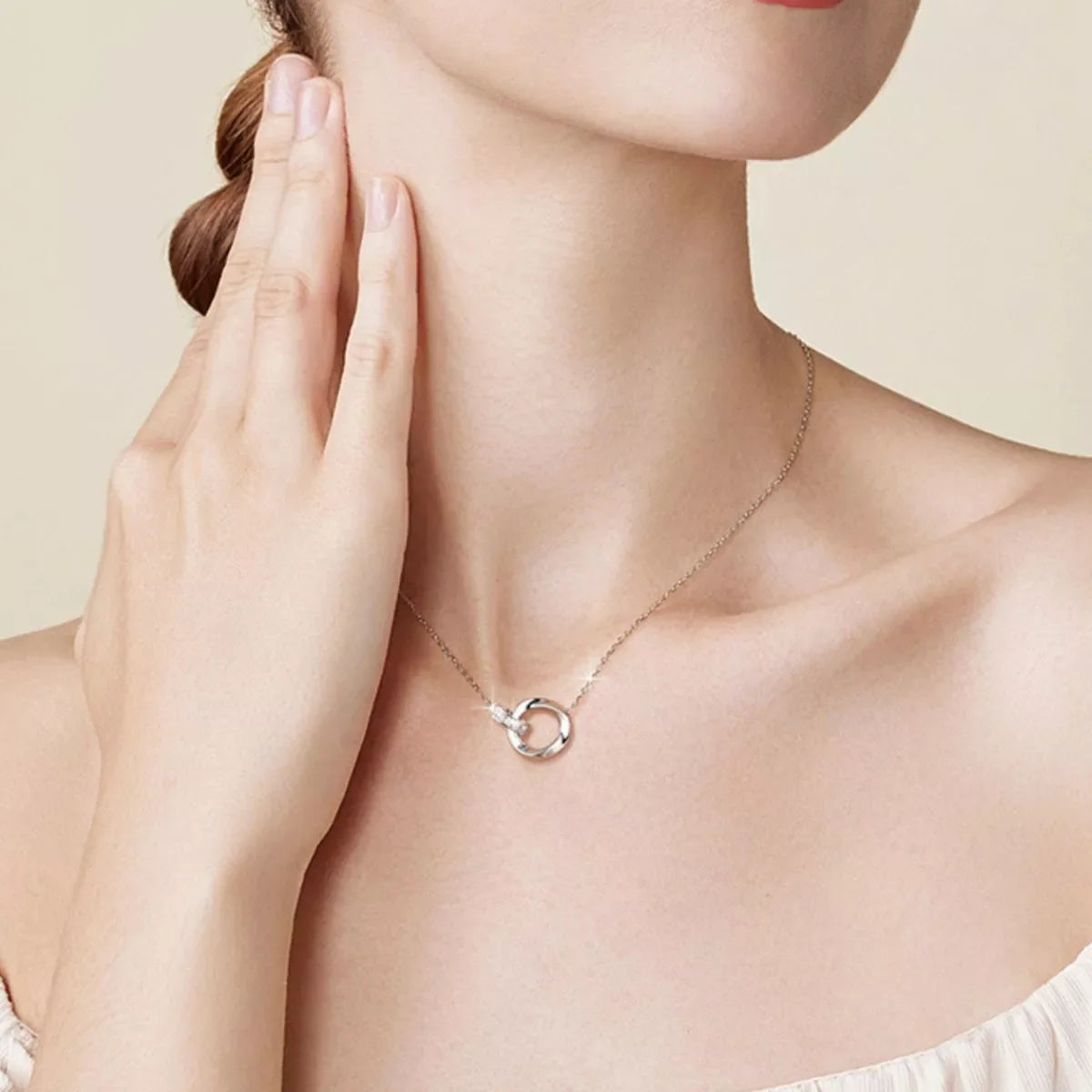 925 Sterling Silver Interlocking Circles Pendant Necklace