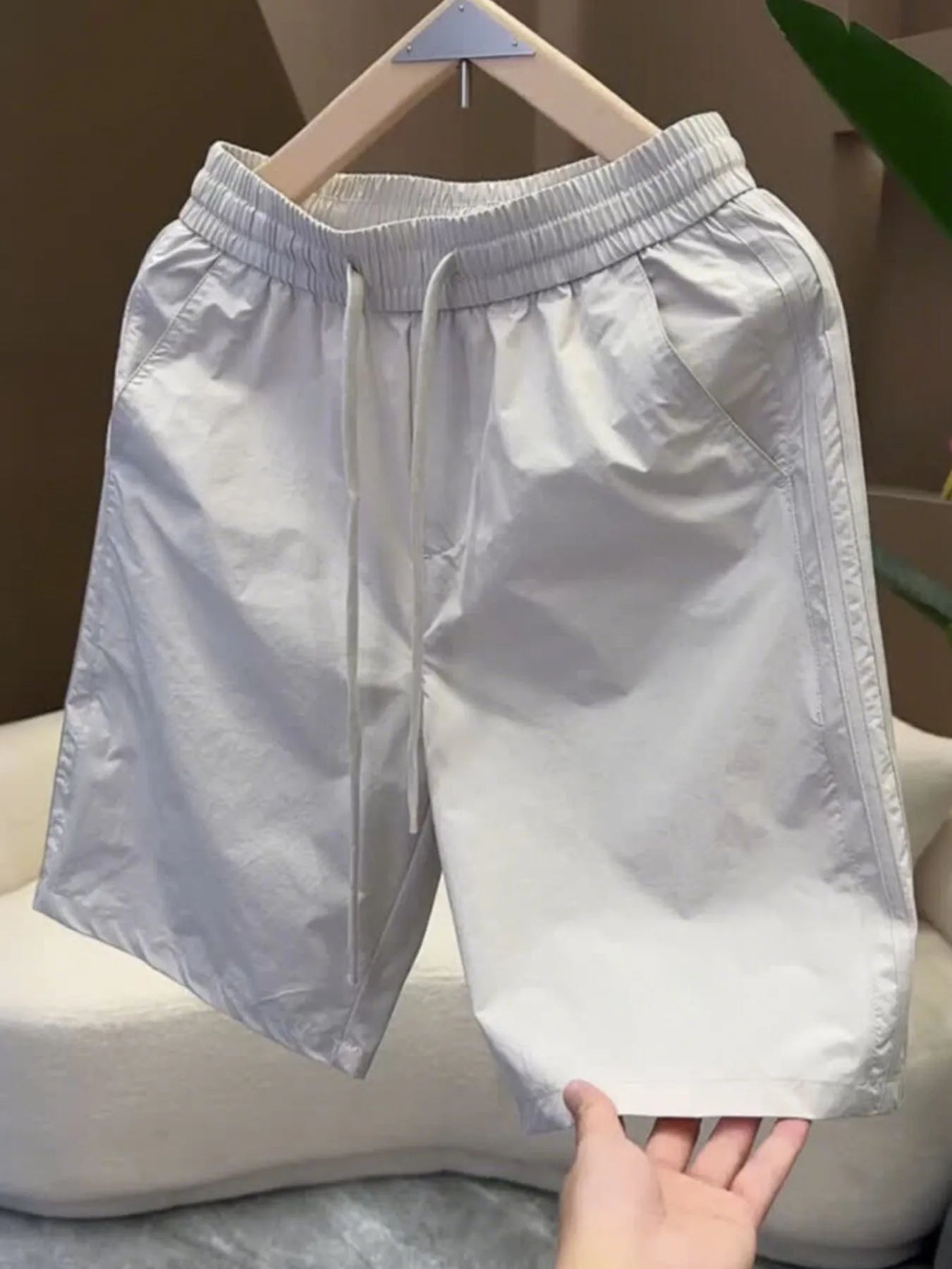Men's Pocketed Drawstring Shorts