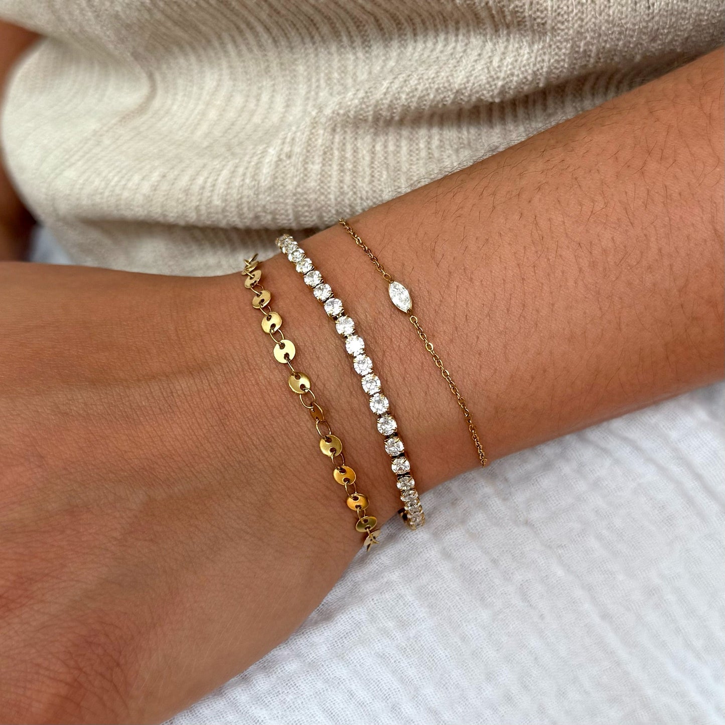 PHOEBE DAINTY GOLD MARQUISE PENDANT BRACELET