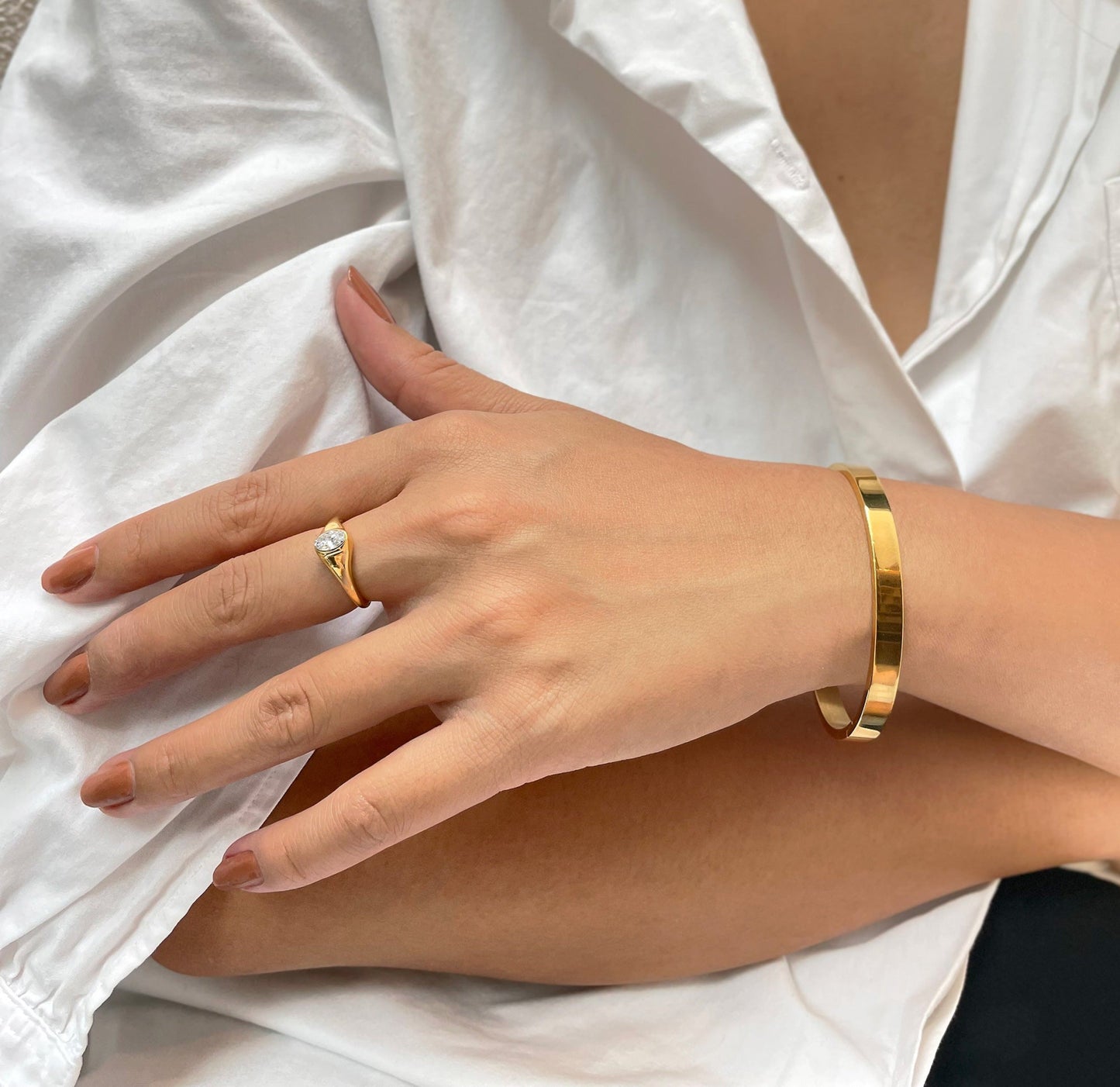 JEANIE GOLD OVAL SIGNET RING