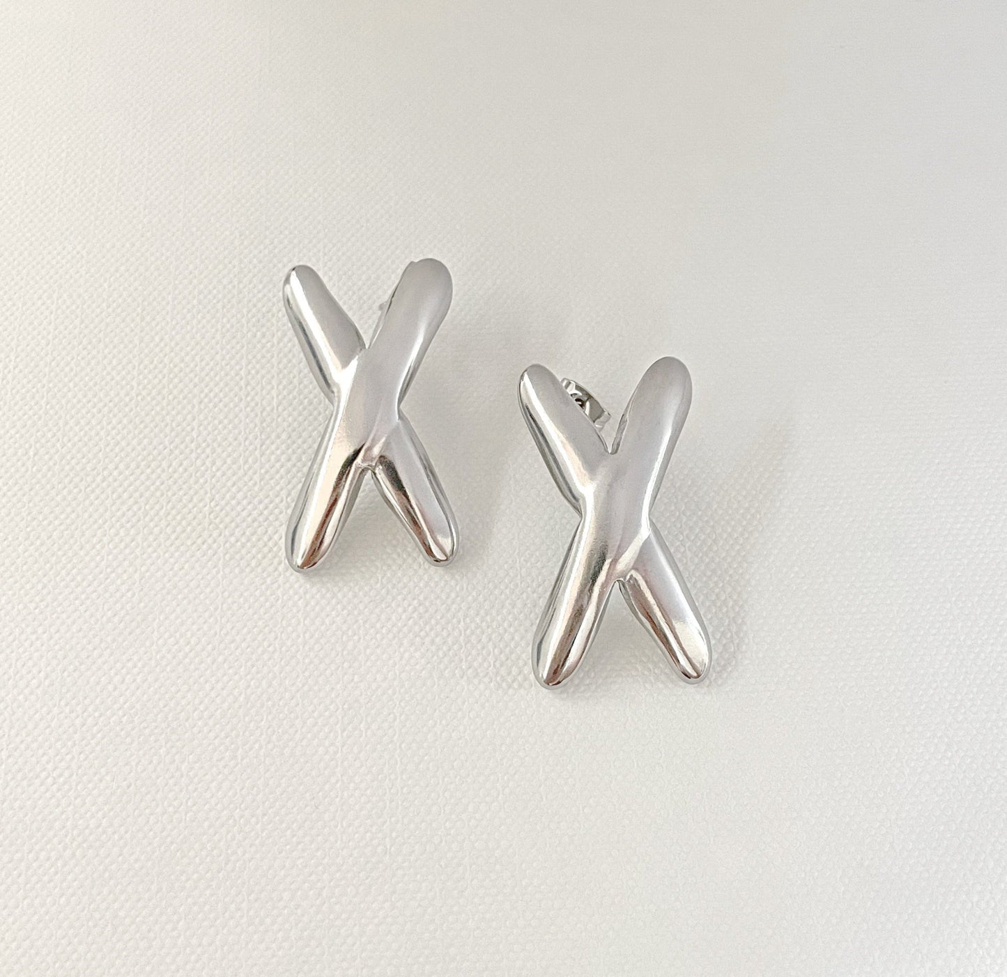 ETTA SILVER X EARRINGS