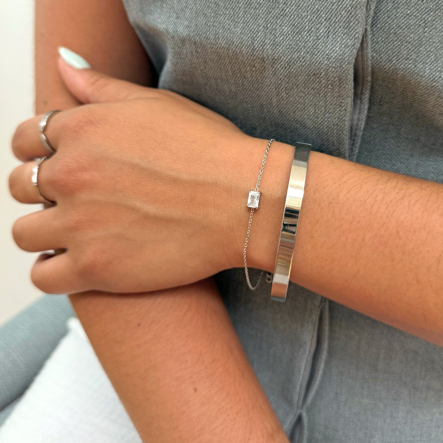 PEYTON SILVER DAINTY EMERALD PENDANT BRACELET