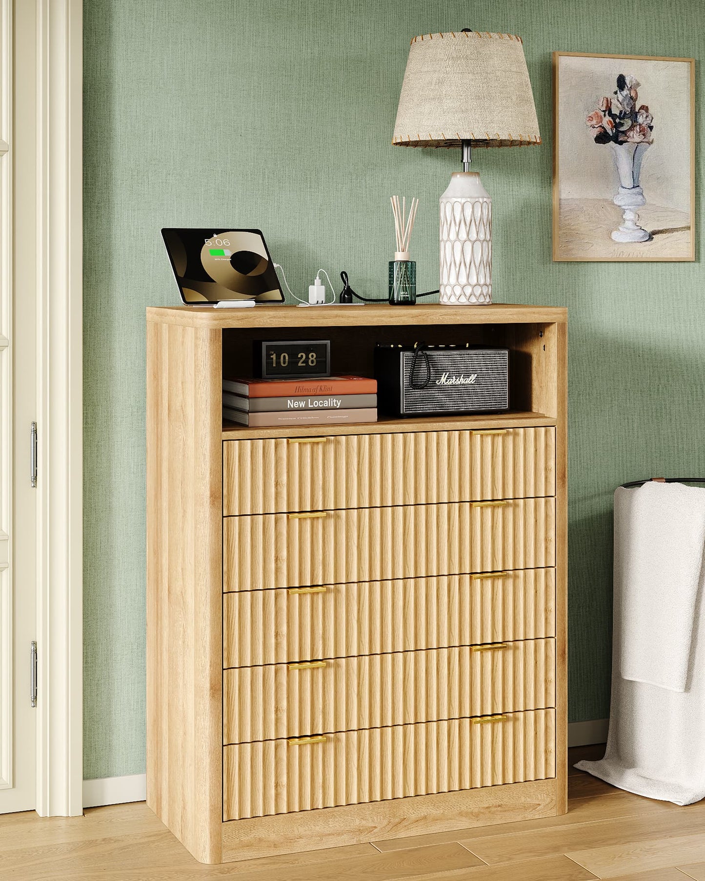 Fluted LED Nightstand with Charging Station, 5-Drawer, Oak - Yanosaku